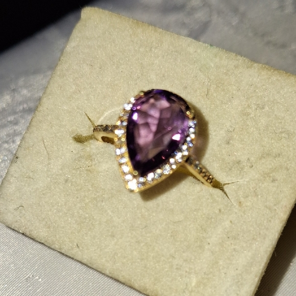 Elegant Gold and Purple Teardrop Ring - Picture 1 of 4